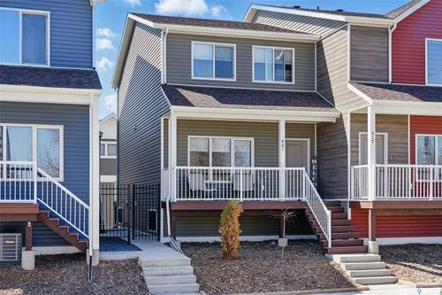 421 Av L S, Saskatoon, SK, S7M5Y6 | Card Image