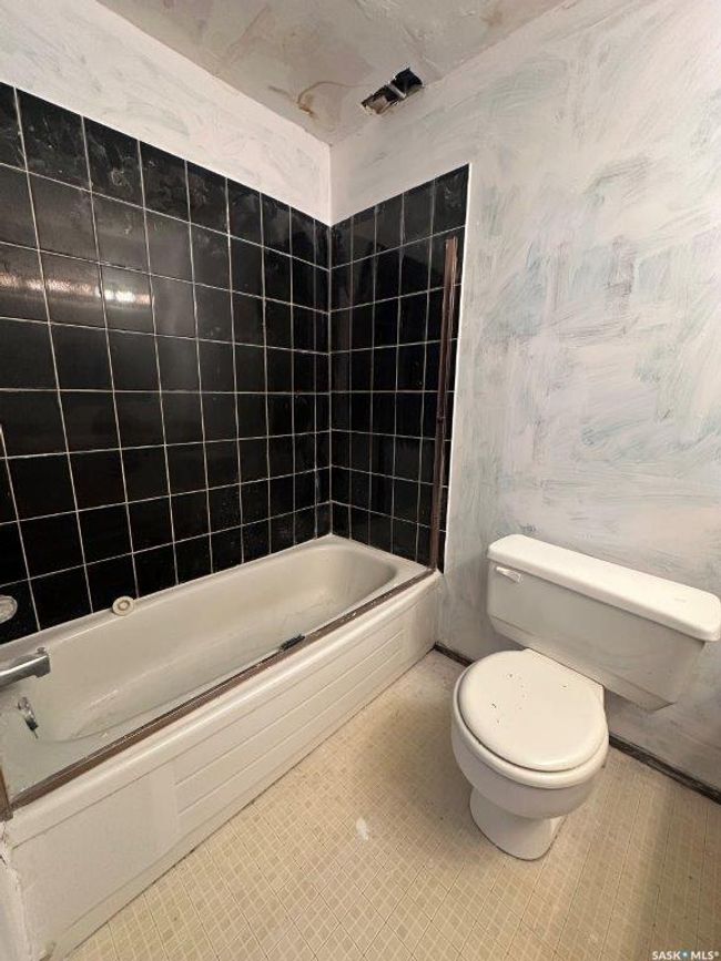 502 Busteed St, House other with 6 bedrooms, 4 bathrooms and 6 parking in Kerrobert SK | Image 43