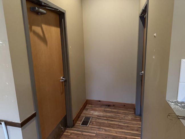 Restrooms | Image 13