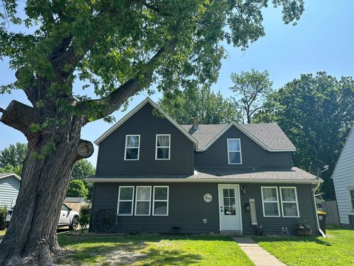 214 Crosby Ave Ne, Madelia, MN, 56062-1729 | Card Image