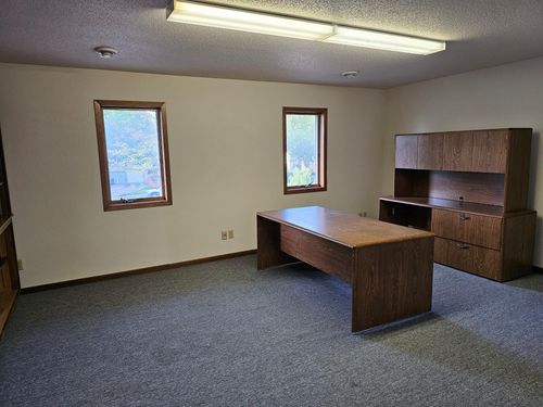 501 1st St S, Willmar, MN, 56201-4446 | Card Image
