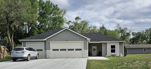 218 E 4th St, Solomon, KS, 67480-9758 | Card Image