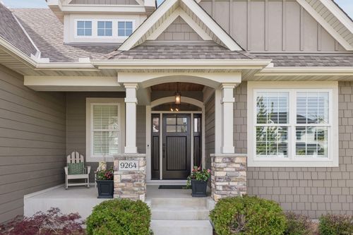 9264 Hawkcrest Ct, Chanhassen, MN, 55317-4827 | Card Image