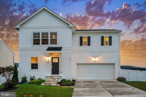 111 Summit Ave, THURMONT, MD, 21788-1870 | Card Image