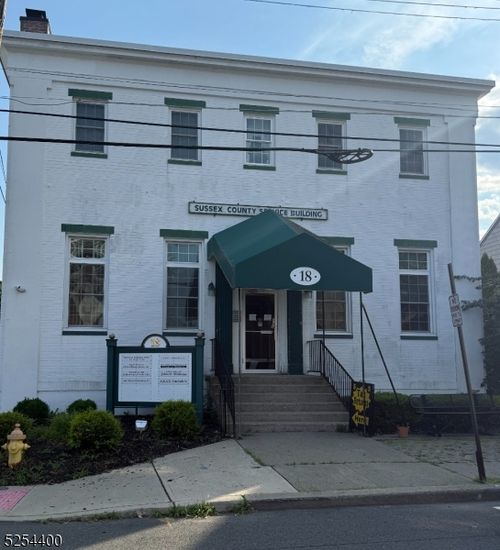 18 Church St, Newton, NJ, 07860-1756 | Card Image