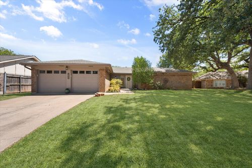 2709 Burnwood Ct, Arlington, TX, 76016-1870 | Card Image