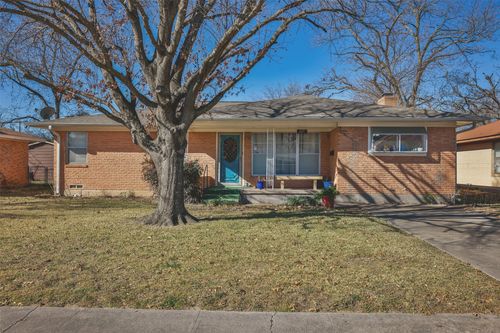 405 Meadow Dr, Gainesville, TX, 76240-5133 | Card Image