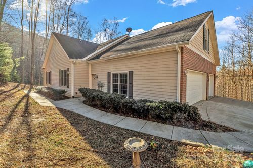45 Baton Ln, Asheville, NC, 28803-9507 | Card Image