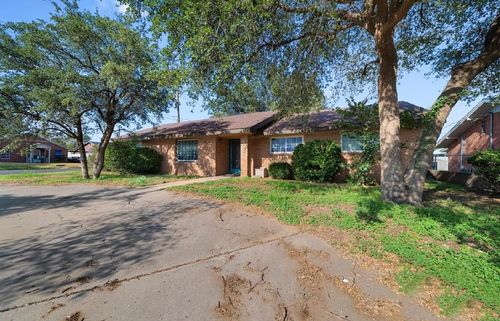 406 N St Charles St, Stanton, TX, 79782 | Card Image