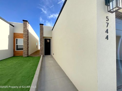 5744 Chance Ln, Farmington, NM, 87402-5148 | Card Image