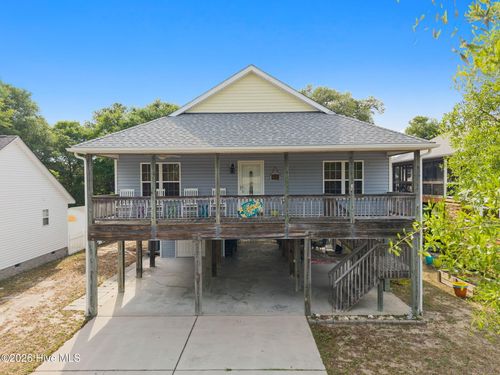 133 Ne 3rd St, Oak Island, NC, 28465-6602 | Card Image