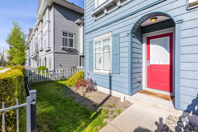 5 - 5858 142 Street, Townhouse with 3 bedrooms, 2 bathrooms and 2 parking in Surrey BC | Image 4