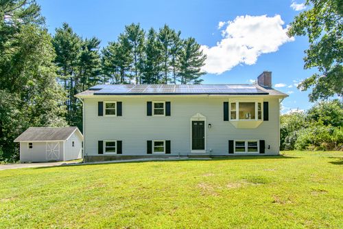 9 Colleen St, Killingly, CT, 06239-3301 | Card Image