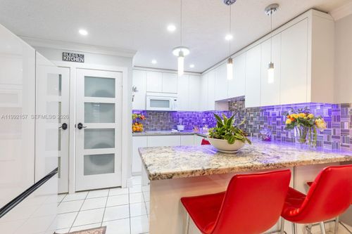 1261 W 43rd Pl, Hialeah, FL, 33012-5917 | Card Image