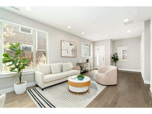 1435 Irving St, Denver, CO, 80204-1639 | Card Image