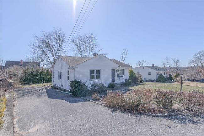 9 Hillview Drive, House other with 3 bedrooms, 1 bathrooms and 6 parking in Westerly RI | Image 3