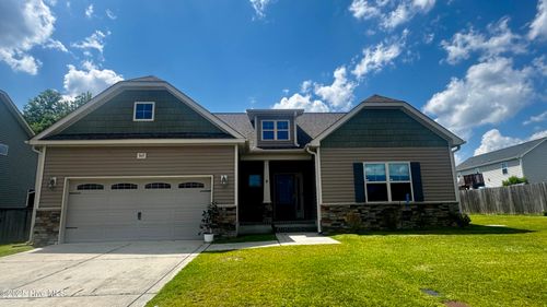 802 Tuscarora Trl, Jacksonville, NC, 28546-6403 | Card Image