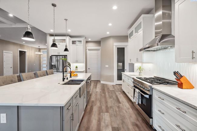 102909 E 1023 Pr Se, Home with 4 bedrooms, 5 bathrooms and null parking in Kennewick WA | Image 17