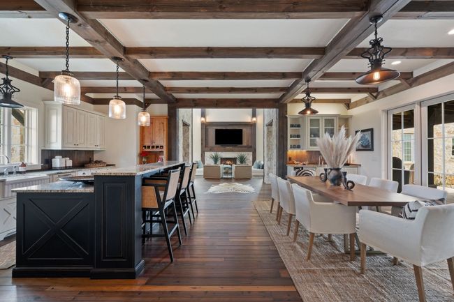 2194 Boot Ranch Cir, House other with 6 bedrooms, 7 bathrooms and null parking in Fredericksburg TX | Image 17