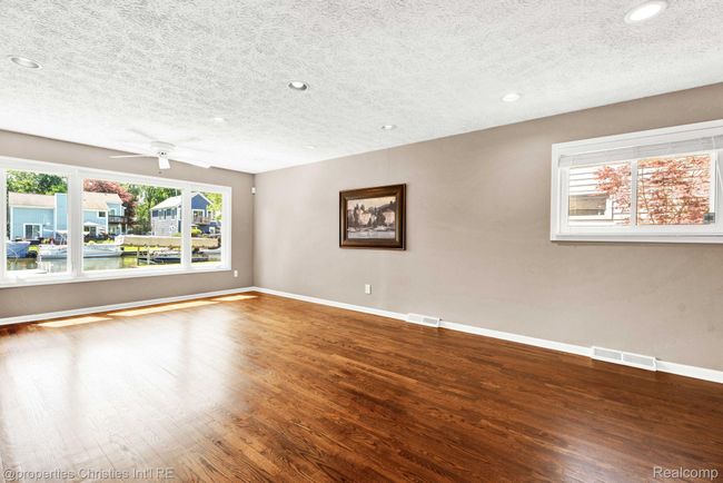 Open concept living room | Image 13