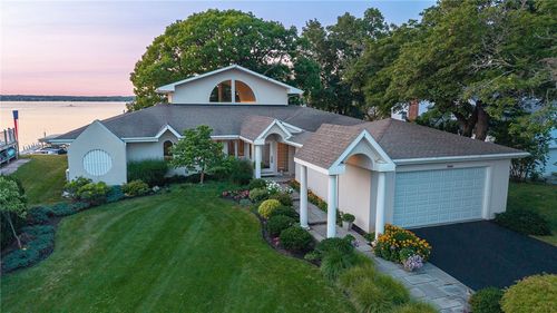 3582 Otetiana Pt, Canandaigua, NY, 14424-8391 | Card Image