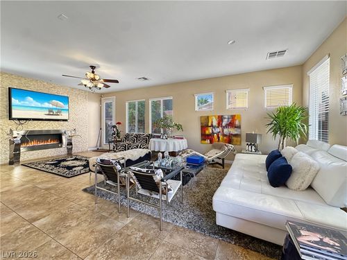 8122 Retriever Ave, Las Vegas, NV, 89147-3752 | Card Image