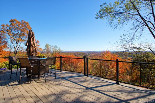 26 Summit Circle Dr, Mahopac, NY, 10541-4132 | Card Image