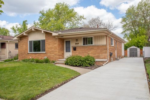 14420 Vernon St, Oak Park, MI, 48237-1322 | Card Image