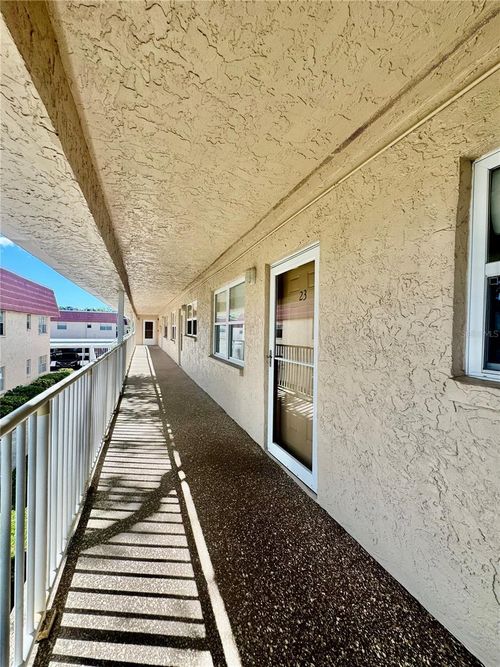 23-10036 63rd Ave N, St Petersburg, FL, 33708-4553 | Card Image