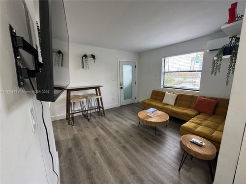 apt-3-584 Nw 30th St, Miami, FL, 33127-3798 | Card Image