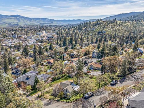 166 Nob Hill St, Ashland, OR, 97520-2673 | Card Image