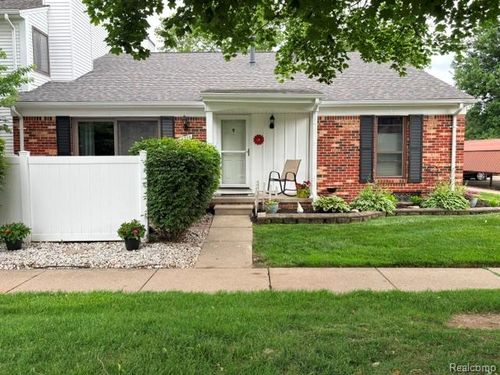 23-38726 Golfview Dr E, Clinton Township, MI, 48038-3434 | Card Image