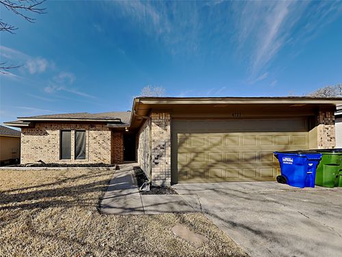 4717 Kristie Dr, Balch Springs, TX, 75180-4233 | Card Image