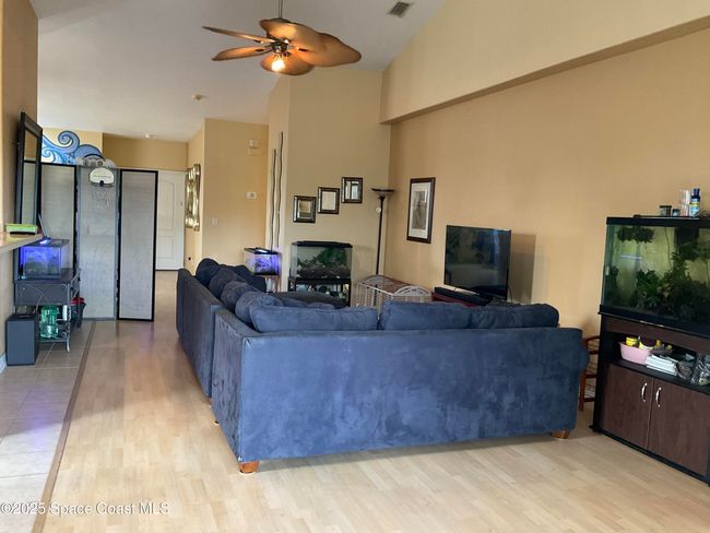 205 - 1065 Venetian Dr, Condo with 3 bedrooms, 2 bathrooms and null parking in Melbourne FL | Image 9