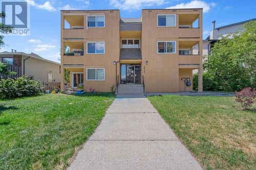 4619 73 St Nw, Calgary, AB, T3B2M3 | Card Image
