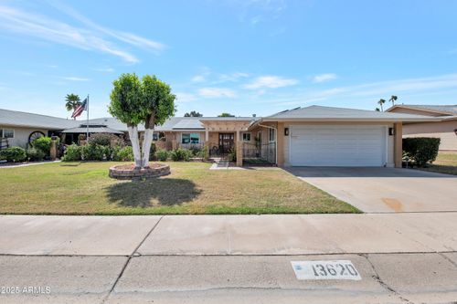 13620 N Hawthorn Dr, Sun City, AZ, 85351-2319 | Card Image