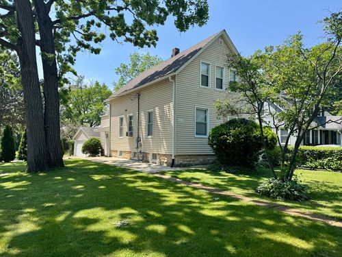 1014 Half Day Rd, Highland Park, IL, 60035-1818 | Card Image