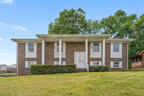 111 Edgewood Cir, Fort Oglethorpe, GA, 30742-3013 | Card Image