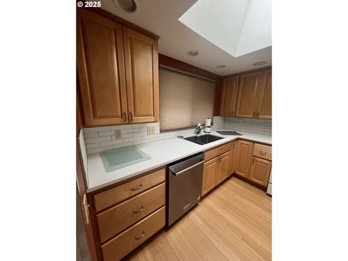 12060 Sw Par 4 Dr, King City, OR, 97224-2512 | Card Image