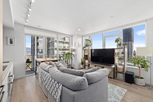 1604-10448 University Dr, Surrey, BC, V3T0S7 | Card Image