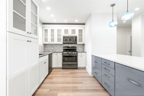 apt-6k-73 Austin St, Forest Hills, NY, 11375-6219 | Card Image