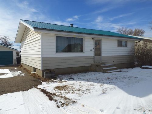 307 Dunning St, Burstall, SK, S0N0H0 | Card Image