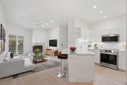 1307-2450 Wickersham Ln, Austin, TX, 78741-4758 | Card Image