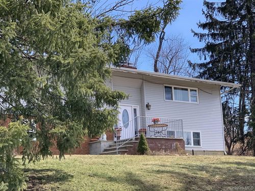 92 Hillside Rd, Poughquag, NY, 12570-5005 | Card Image