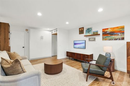 apt-208-335 Heather Rd, Everett, WA, 98203-1944 | Card Image