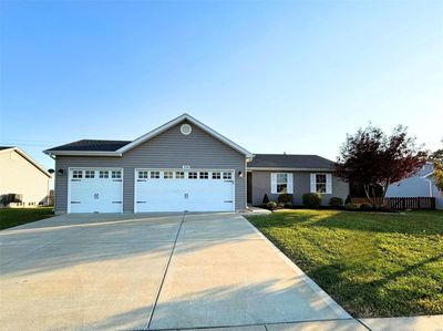 208 Peregrine Dr, House other with 3 bedrooms, 2 bathrooms and null parking in Wright City MO | Image 1