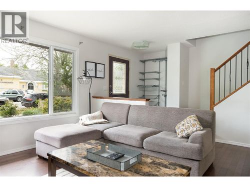 792 Dehart Ave, Kelowna, BC, V1Y6A1 | Card Image
