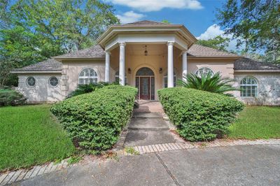 5 Briarwood Drive, House other with 5 bedrooms, 4 bathrooms and null parking in Conroe TX | Image 2