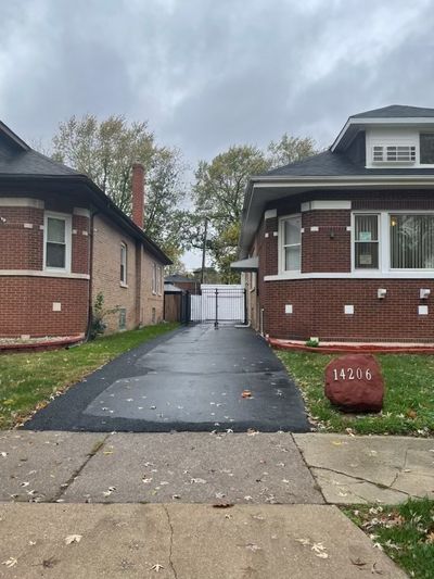 14206 S Edbrooke Avenue, House other with 5 bedrooms, 2 bathrooms and 2 parking in Riverdale IL | Image 3