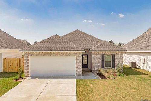 28307 Moreau Ln, Denham Springs, LA, 70726-8073 | Card Image